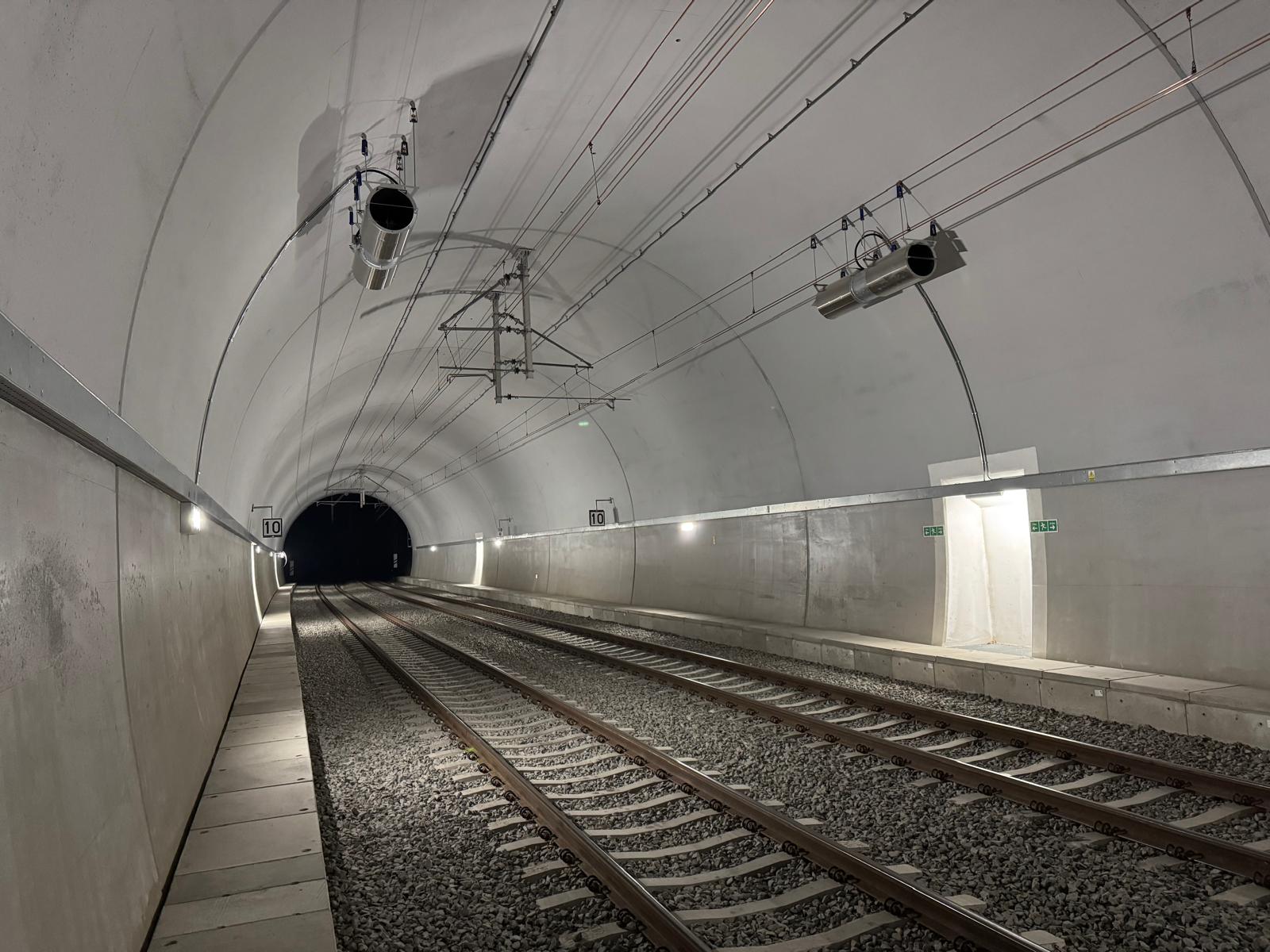 TUNEL TRZCINSKO SRODEK